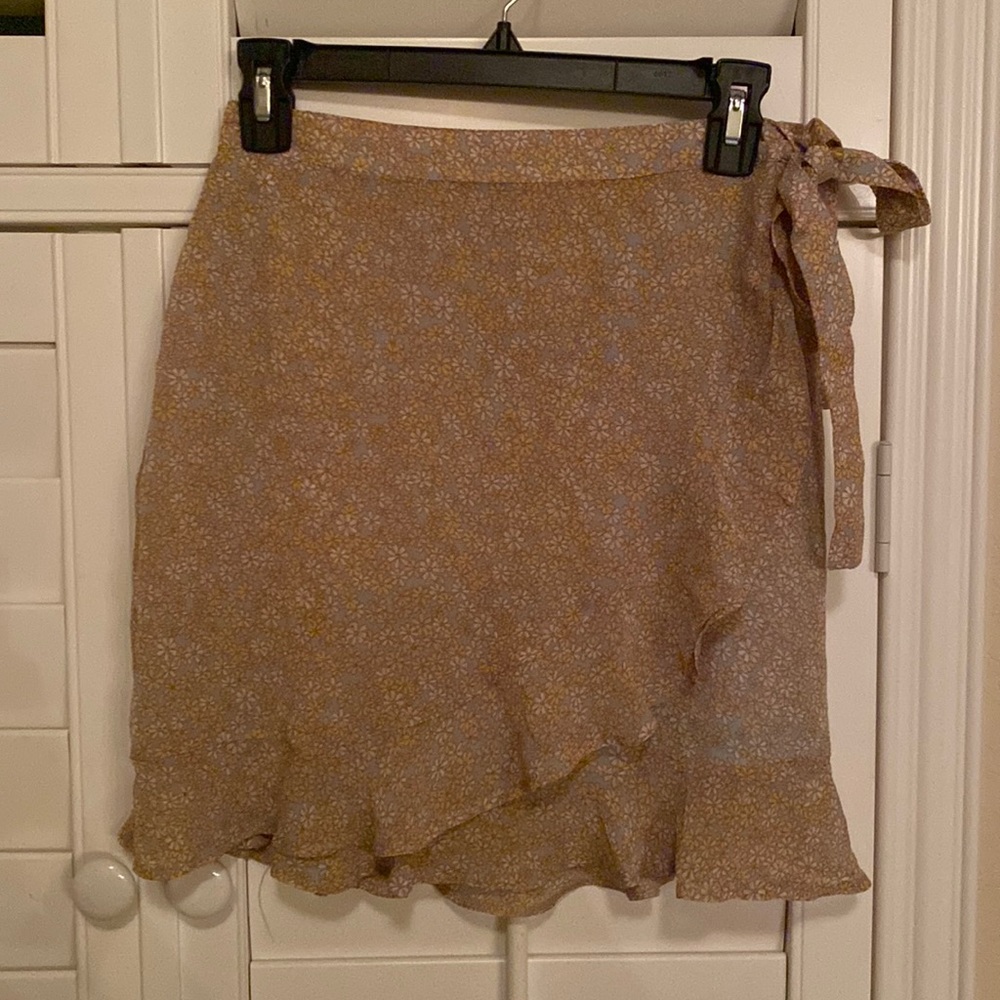 Wrap around skirt, floral print very light